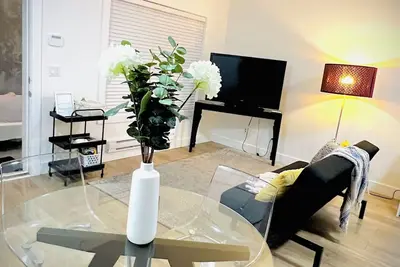 Image de Modern Private 2br Suite w/ Separate Entrance – Near White Rock Beach