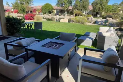 Image de Country club Home with Lakeside Views Golf