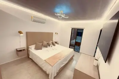 Image de Mansión de lujo 9br con piscina jacuzzi Lleras.
