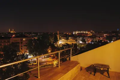 Image de 4 Br Flat With Ac, Terrace And Hot Tub In The Heart of Historic Istanbul