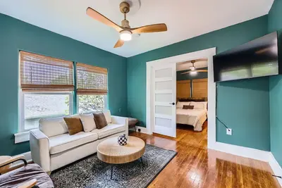 Image de Chic Retreat in Historic Oak Cliff - Bishop Arts