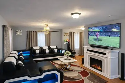 Image de Family-Friendly Home with 3 bedrooms and fitness center in serene Worcester