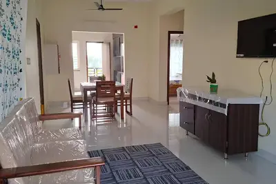 Image de Sarvat Gṛham-2 Bed Home Hill View  Bright & Spacious Airy Near Airport & Railway