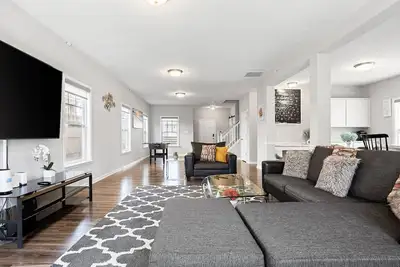 Image de Casa Iq | Smart Home, Pool Table, Broad Ripple