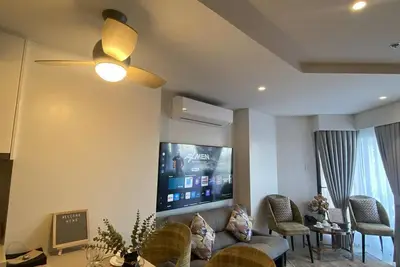 Bright condo in charming Lapu-Lapu perfect for your getaway