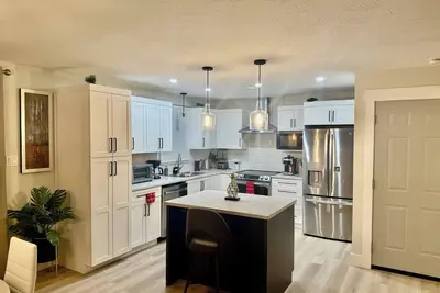 Image de Maison de retraite familiale Airport Urban Oasis 4br