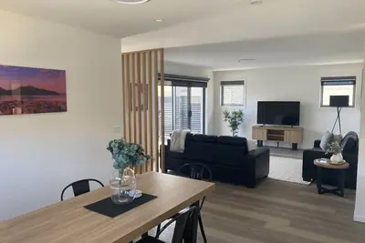 Image de Villa 3 New 2Bed/Bath -10 min to Airport/City