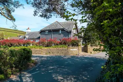 Image de Some homes are made for holidays, Surfers Roost is made for time well spent together.