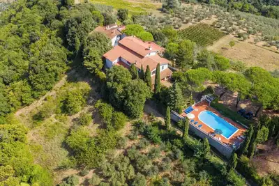 Image de Merveilleuse maison de vacances privée pour 10 personnes avec piscine privée, Wifi, Tv et patio