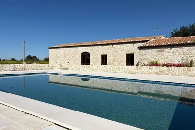 Image de Maison de vacances privée avec piscine privée, climatisation, Wifi, Tv, patio, vue panoramique