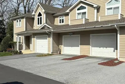 Perfect condo minutes from the beach!