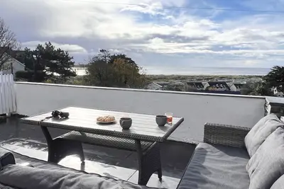 Image de Stylish 5 Bed Family Holiday Home- Panoramic Sea Views- Pets Allowed