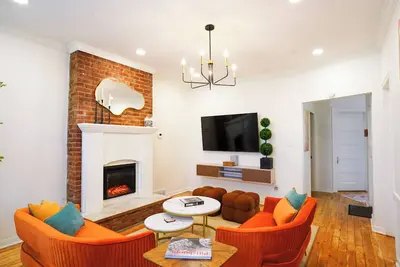 Image de Cozy 2 Bedroom Retreat- Walk to Walnut + Free Parking