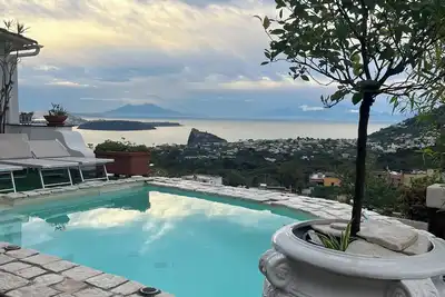 Image de Panoramic villa, private, piacina and sundeck:your absolute relaxation corner