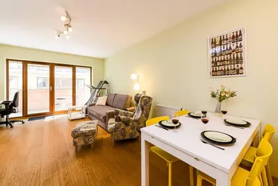 Nadodrze Apt - Balcony, Parking, Workspace
