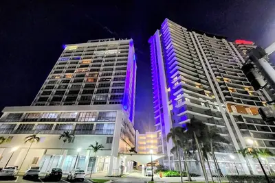 Image de Cozy 1-bedroom 2 Bath condo in charming Downtown Hollywood