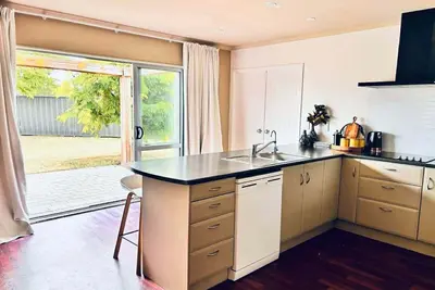 Image de Large Private Holiday Home - Alexandra Central - Close to River