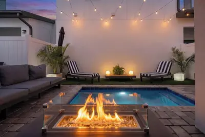 Image de Tulum-Vibe Villa, 15 min to Disney, Pools, Master Suite, Billiards, Fireplace