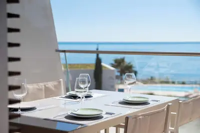 Image de Frontline Hotel feeling Apartment in a 5 star complex with in and outdoor pool.