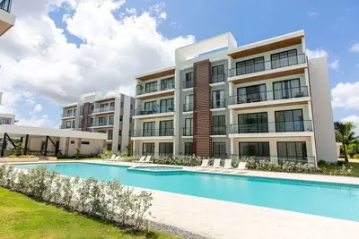 1br, artificial beach, pools, gym, location