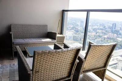 Image de Gtc  2-bedroom apartment with Ac in lovely  Nairobi, Westlands neighborhood