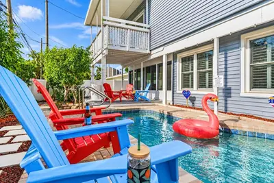 Image de 6 King Suites | Pool + Game Room Oasis Near Beaches