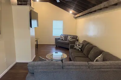 Image de Superb 2-bedroom country house in charming Pittsburgh with Ac