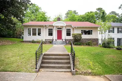 Image de 3-bedroom house in historic Belhaven