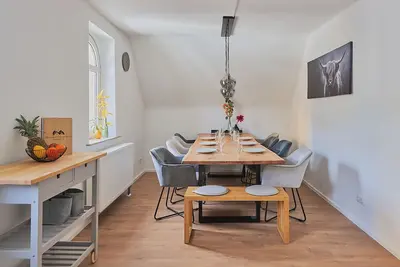 Image de Spacious 4-bedroom apartment near the Moselle