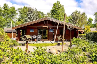 Image de Cozy Wooden Chalet by the Forest with Sunny Terrace