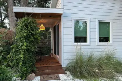Downtown Tropical Garden Studio close to everything