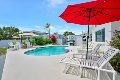 Image de Waterfront Retreat w Pool, Dock, Gulf Access Near Anna Maria Island