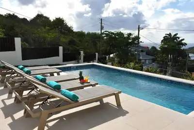 Image de 3-bedroom villa with pool and lovely sea views in South Hills, Cap Estate
