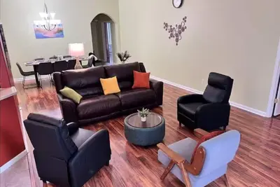 Image de 3-bedroom house close to hiking trail in serene Tallahassee