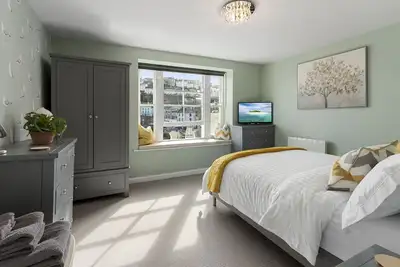 Image de Five - La Petite Maison is a stylish waterfront holiday apartment in Brixham