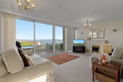 Image de Baywatch Sea View Retreat a beautifully refurbished coastal holiday home