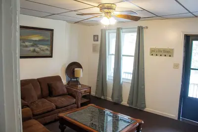 Image de Comfortable Furnished stay near Downtown and the Norhth Shore Nfl Draft access
