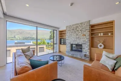 Image de Lakeside Bliss Luxury 3 Bedroom Apartment