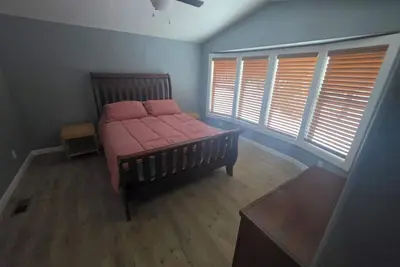 Image de Perfect 3-bedroom house with Ac in charming Fairbanks on quiet dead end road.