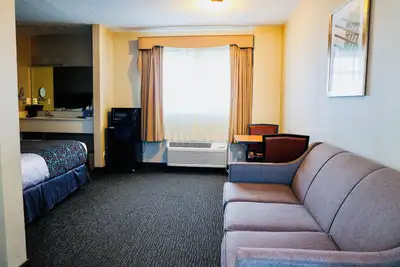 Image de Suite Room in Sf Motel Sf, 2 Queen Beds with Living Room, Free Parking, Breakfast