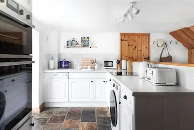 Image de Beautiful 3-bedroom cottage in marvelous Hartland perfect for relaxing stays