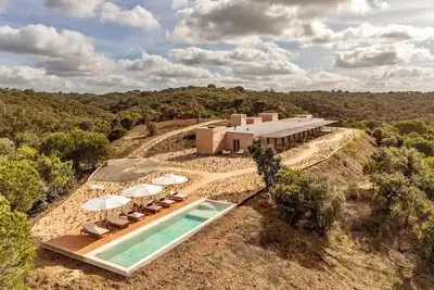 Image de RockRose - A rammed hearth sanctuary for organic living