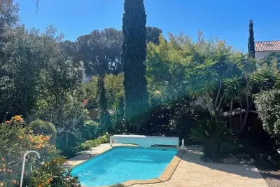 Image de Villa avec piscine privée - 200m de la mer - 8 / 10 personnes - Climatisée -