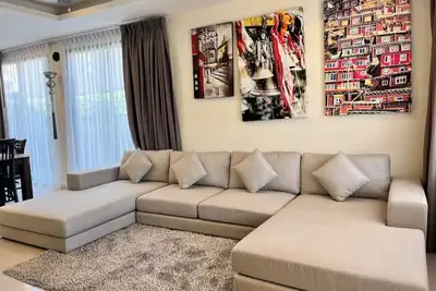 Image de 3br Townhouse with Jacuzzi & Lake View |CapitalPro