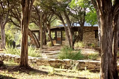 Image de Excellent Riverfront Family Cabin Rental with Hot Tub in Wimberley, Texas