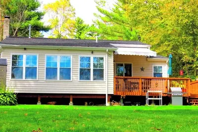 Image de Charming Waterfront Cottage Rental near Topsmead State Forest, Connecticut