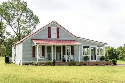 Image de Upscale Cottage Rental for Families near Russell Creek in Greensburg, Kentucky