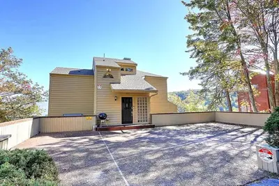 Image de Picturesque Cottage Retreat with a Private Hot Tub near Gatlinburg, Tennessee