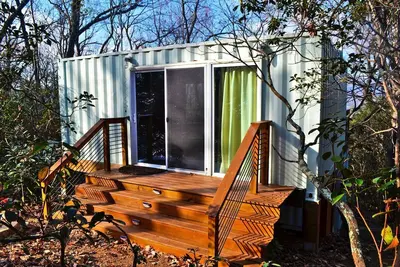 Image de Charming Eco-Friendly Container for Glamping Getaway in the Blue Ridge Mountains, Georgia