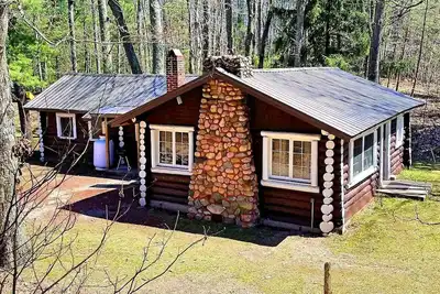 Image de Spacious Family-Friendly Log Cabin with Lake Views near Cadillac, Michigan